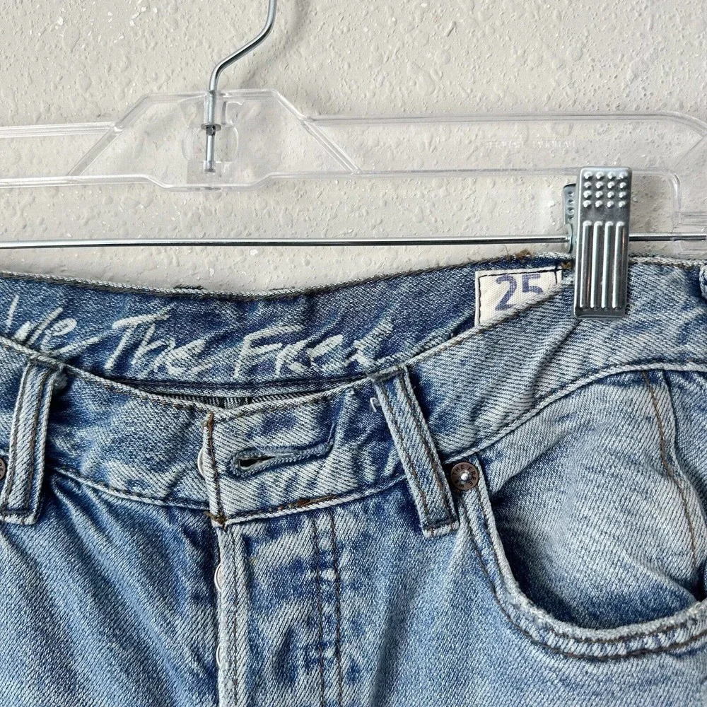 We The Free Light Wash Distressed Hem Mid Rise Jeans - Picture 2 of 4
